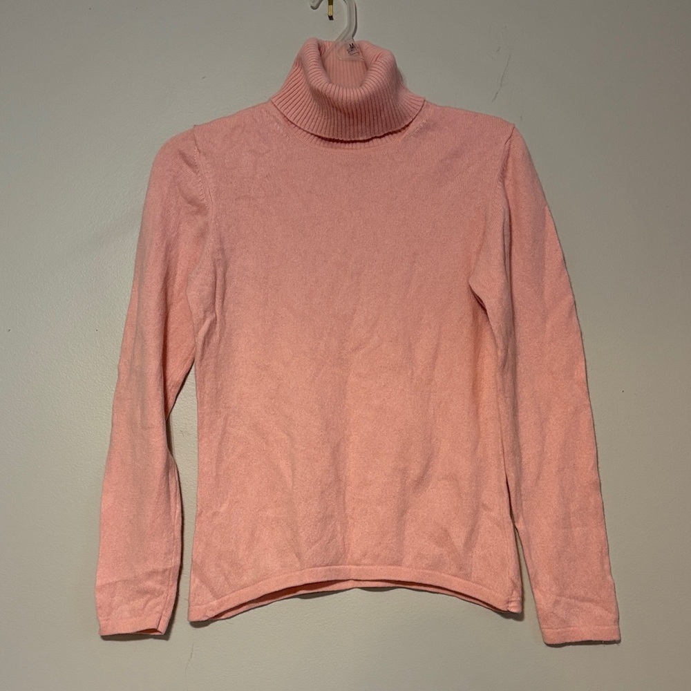 CH Classics Pink Turtleneck Sweater 100% cashmere, dry clean only sz. M
